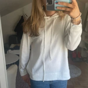 stickad hoddie - från zara, kontakta mig för frågor💓