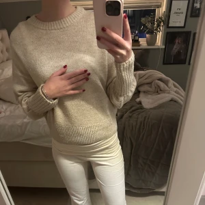 Stickad tröja - Fin stickad tröja, köptes här på plick och lapp finns ej kvar ❤️fint skick ❤️