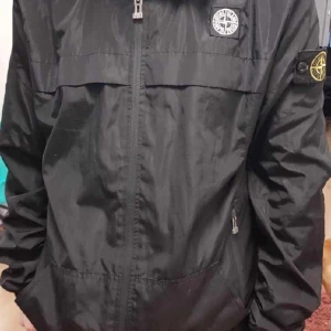 Stone Island (vindjacka) - Säljer min sambos Stone Island då den tyvärr inte passade honom