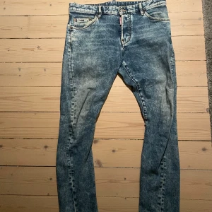 Basic ds2 Jeans - Väldigt cleana och basic ds2 jeans som passar t de mesta. Finns att hämta i Malmö eller frakta, hör av er vid intresse mvh