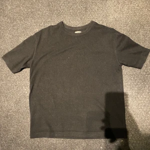 Eytys T-Shirt - Svart Eytys T-Shirt i Small Lite kort i storleken