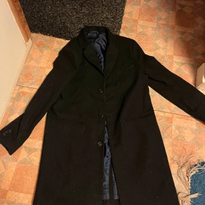 Kappa - Snygg fodrad kappa från H&M. Storlek 170. 