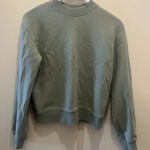 Tröja/sweatshirt - Använd fåtal gånger 