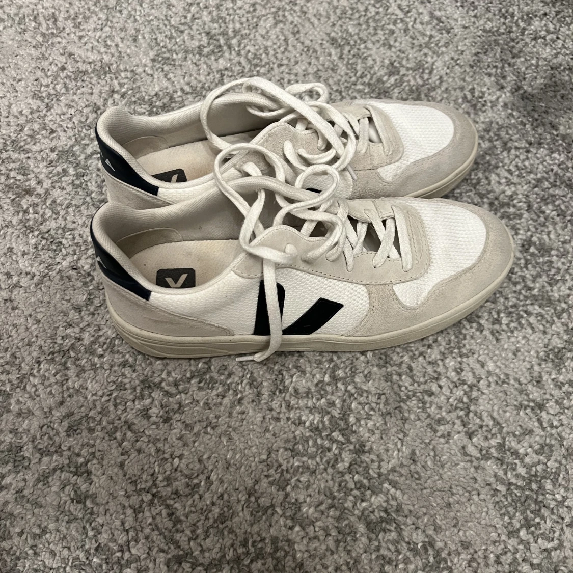 Veja V10 Mesh sneakers