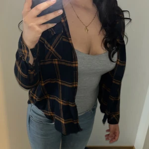 Randig skjorta - Säljer denna randiga skjortan 🌸