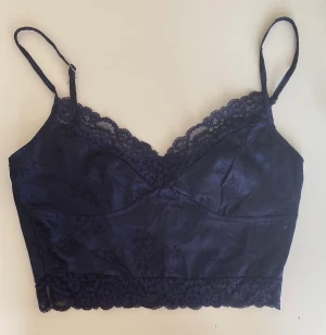 Jättesöta toppar - Jättegulliga toppar i tre färger 20/st eller 50 för alla💞