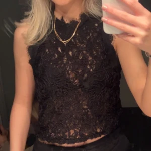 topp - Superfin topp ifrån Zara i st S 