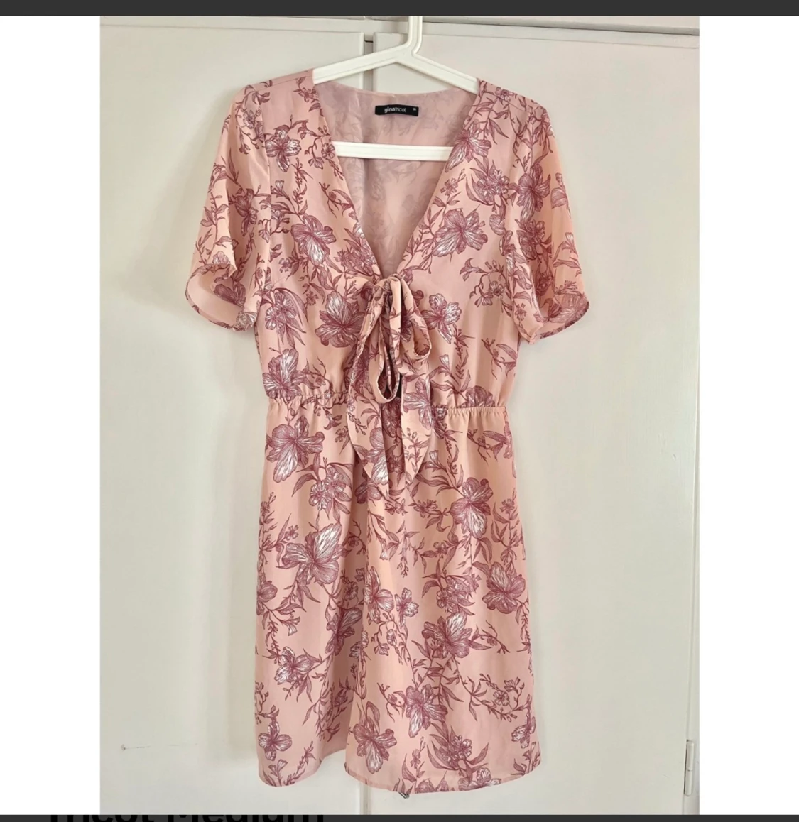 Rosa klänning Gina Tricot Medium 