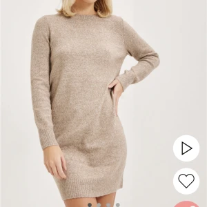 Beige klänning från Nelly  - Beige klänning från Nelly som aldrig kommer till användning💗