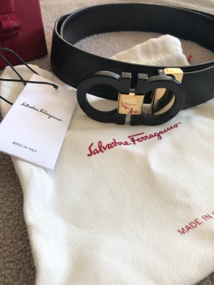 Ferragamo Bälte - Ferragamo bälte köpt från deras hemsida, använt i bra skick ny pris 4000kr