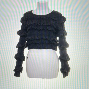 Blus från Nelly i storlek small  - Svart blus från Nelly i storlek small. Aldrig använd! Finns även att hämta i centrala Stockholm 