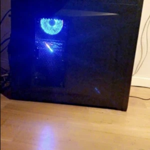 Prisvärd kraftig speldator! - Tappat intresse å säljer den, den har bra specs skickar bilder på begäran :)