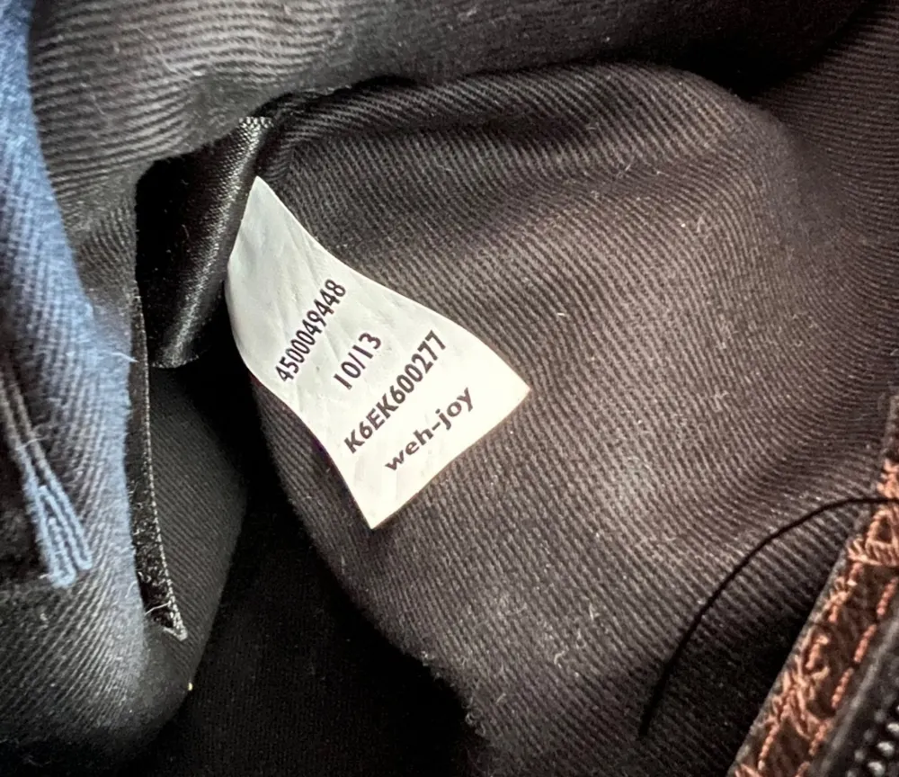 Calvin Klein väska  Mycket gott skick  Djur/rökfri Mått ca 40×31. Väskor.