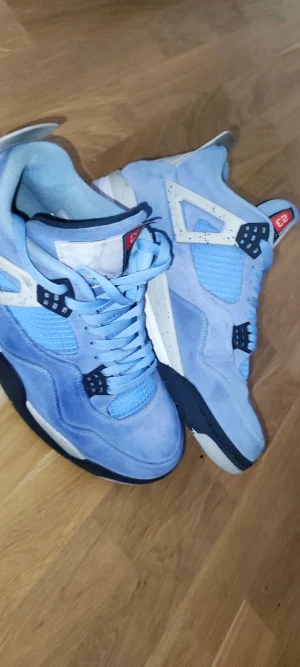 Jordan 4  - Jordan 4 University size 45-46