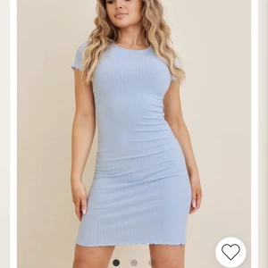 Klänning - Superfin klänning som inte kommer till användning! Använd Max 10 gånger🫶🏻