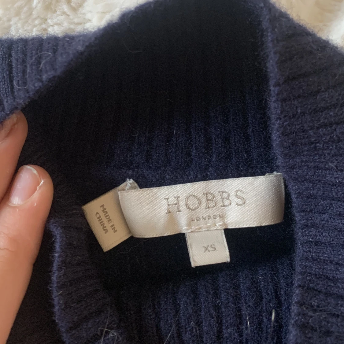 Marinblå tjocktröja från Hobbs - 91