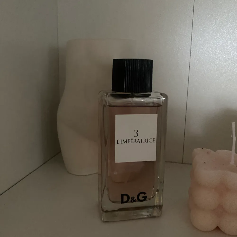 Jättegod parfym från Dolce & Gabbana🤍 Doftar fräsch vattenmelon🍉🤍 100ml, tryck gärna på köp nu. Övrigt.