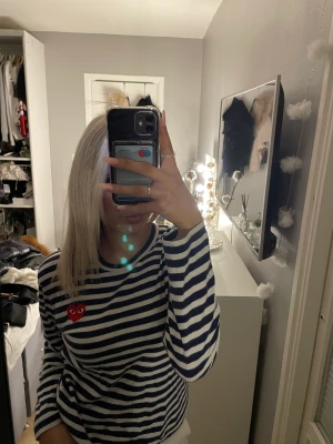 Tröja  - Använd fåtal gånger så i fint skick