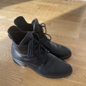 Stövletter  - Väldigt mjuk och bra läder.