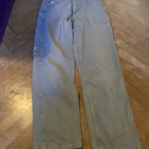 Karl Kani original Blå - Karl Kani original Blå Fina jeans med street style (pösigare byxor)   Kom med bud, tveka inte att kontakta vid minsta fråga!