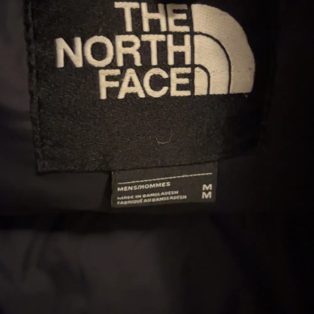 Säljer min North Face jacka då den ej kommer till användning, köpt för ungefär 4000kr. Jackor.