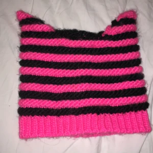 Mössa  - Snygg mössa köpt förra året på asos använt fåtal ggr.