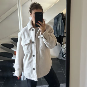 Höstajacka - Säljer denna höstjackan som är använd 1 gång. 