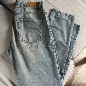 Momjeans  - Ljusblåa jeans i momjeansmodell!🥰