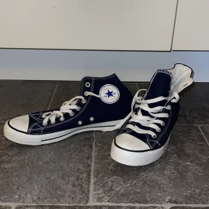 Sneakers  - Marinblå convers aldrig använda