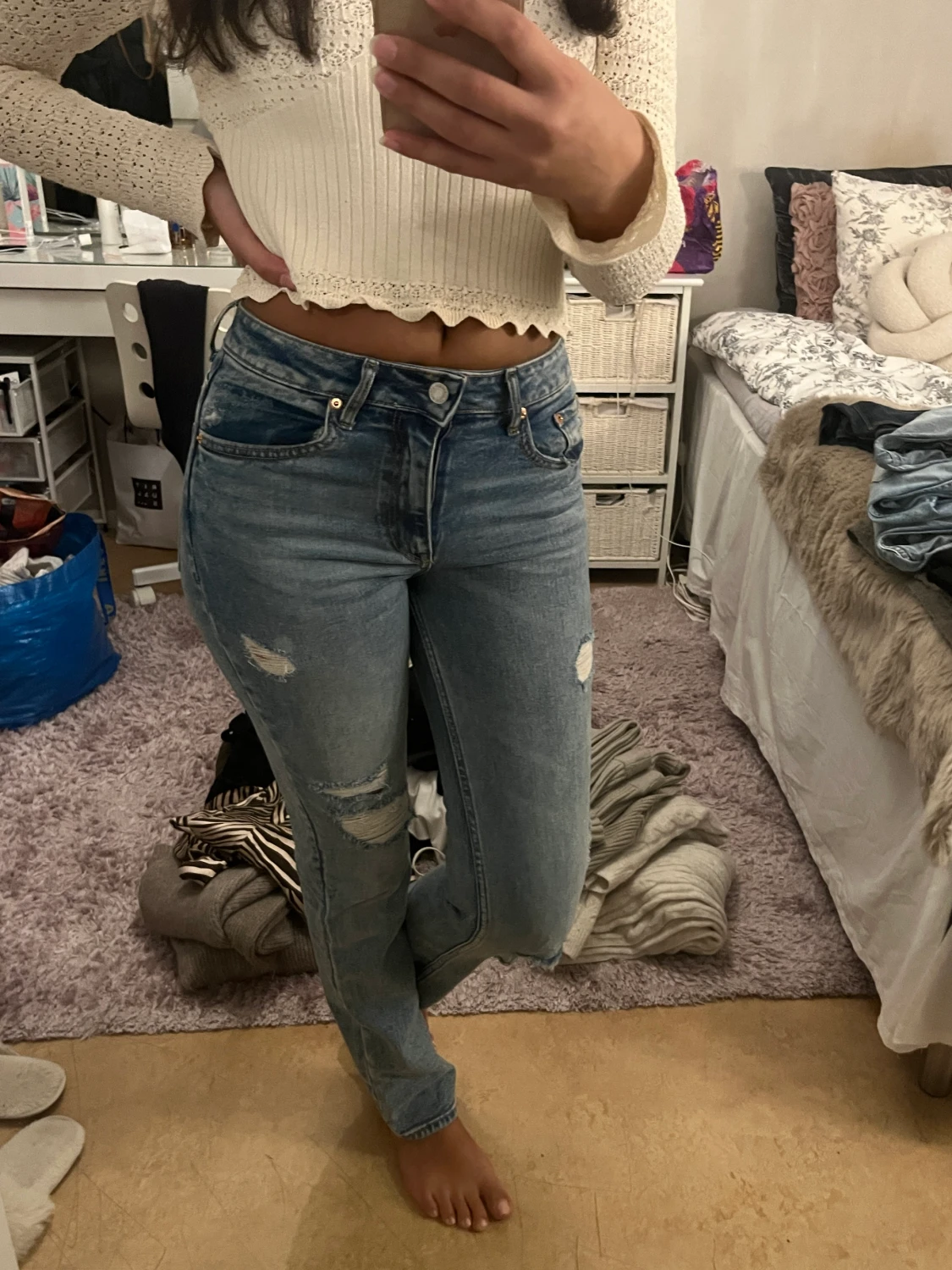 Normalhöga ripped jeans