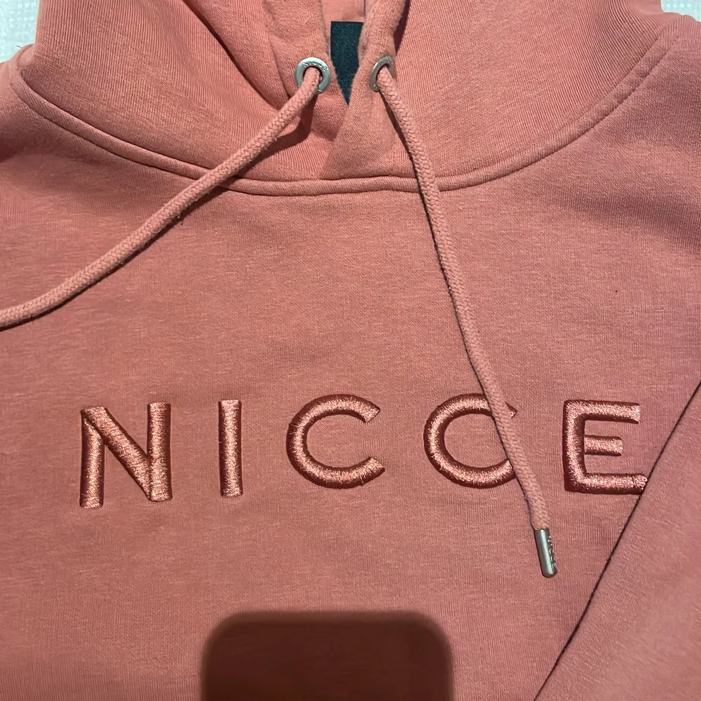 Nicce hoodie från Marks and brands. Hoodies.