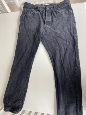 Jack and Jones byxor - Dom är fina, lite dåligt tagen första bild men de ser nästan ut som nya