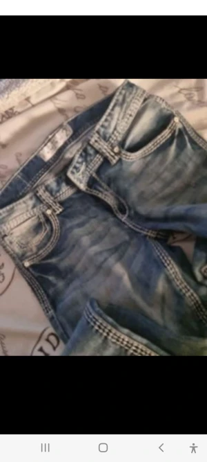 Jeans tighta - Stl M Supersnygga skiftningar i färgen. 