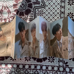 ASTRO GATEWAY OFFICIAL FOLDING POSTCARDS - OFFICIAL🧡 ASTRO GATEWAY FOLDING POSTCARDS🧡 Kontakta gärna vid frågor eller ifall ni vill ha flera bilder🧡 Allt går att diskutera🧡