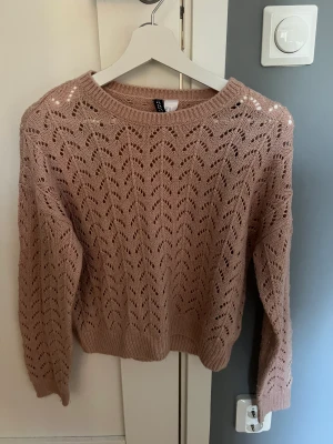 Stickad tröja  - Fin rosa tröja 