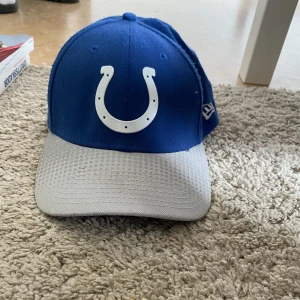 Keps - Keps i fint men använd skick. Flera kepsar för billigare pris!