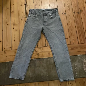 Jack&jones jeans - Tja, säljer mina gråa jack&jones jeans i storlek 30-30 kond 8/10