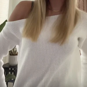 Even&Odd stickad tröja - Superfin stickad tröja från Even&Odd som är använd fåtal gånger, inga defekter. Köptes för 230kr💕