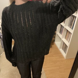 Stickad tröja - Stickad tröja i storlek S från pull & bear 