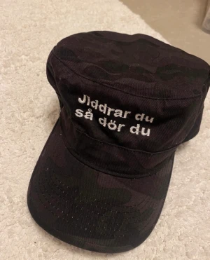 Keps - Riktigt Nice keps med skönt motiv, INGEN kommer jiddra med dig länge. Kom med prisförslag!