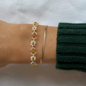 Armband-Fall dream - Handgjort armband som är perfekt till hösten och vintern 🍁❄️ Storleksguide S:14-16cm M:16-18cm L:18-20cm Frakt 15kr