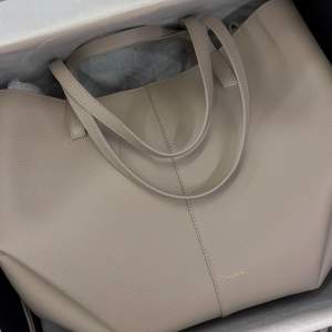 340€ New Polene bag - only used once - Includes everything received when delivered 