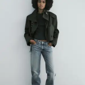 Säljer Lågmidjade raka jeans från Zara, ljusblå färg. Original pris 399 Pris kan diskuteras😊 