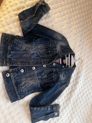 Jensjäcka - Den passar inte för mig väldigt smål