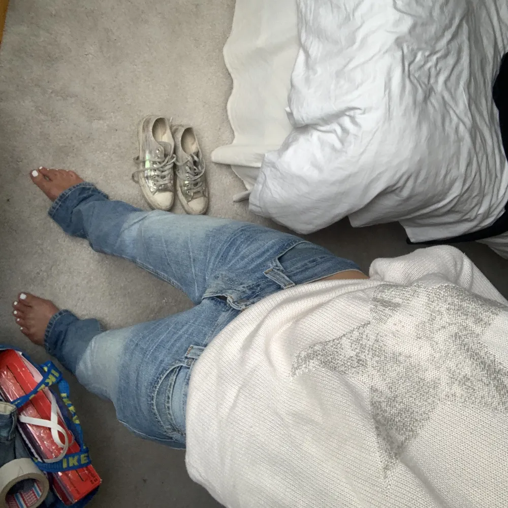 Levis jeans som är raka och lågmidjade,  . Jeans & Byxor.