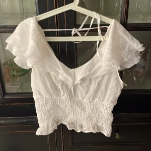 Topp  - Vit topp i bra skick. 