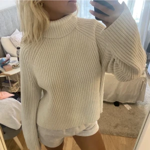 Stickad tröja - Inget fel på den, inte bara min stil längre.