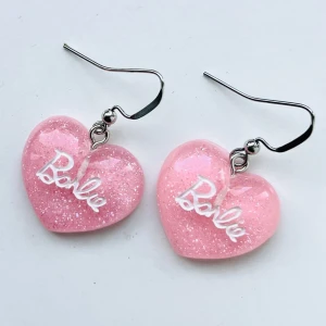 Barbie örhängen 💕 - Nickelfria krokar och fri frakt 💕