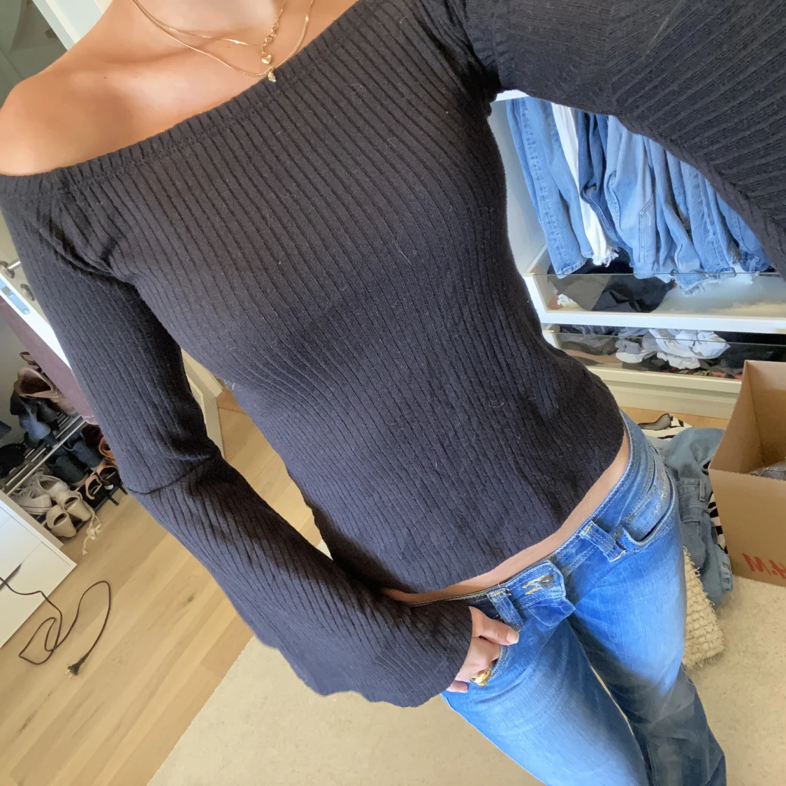 Svart off shoulder tröja - 91