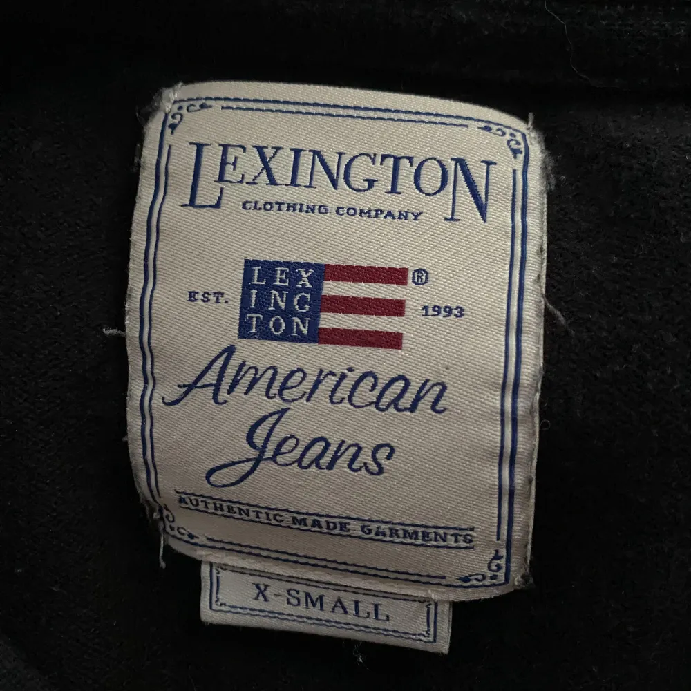 Superfin kanppt använda stickad tröja från lexinton  Bomull och Cashmere💖. T-shirts.